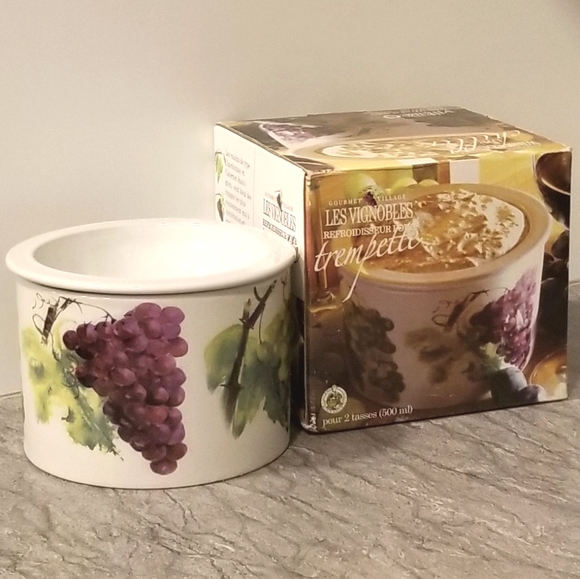 2/$25 Gourmet Village Wine & Country Dip Chiller - Picture 2 of 6